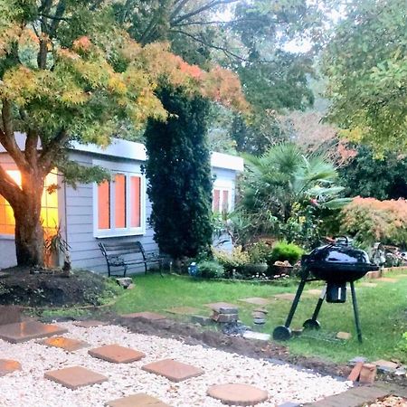 1 Bed Cottage-Museum View-Garden-Free Parking Weybridge Exterior foto